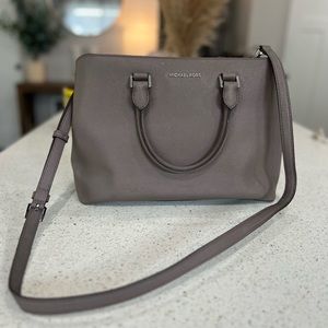 Michael kors cross body purse